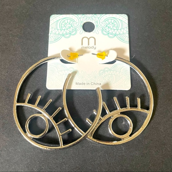 NWT Women’s Silver Hoop Earrings - Picture 1 of 4